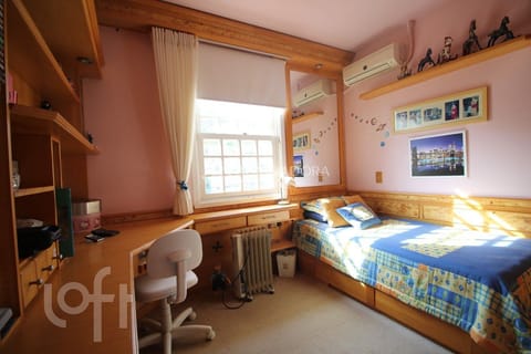 Image 30 - 235903